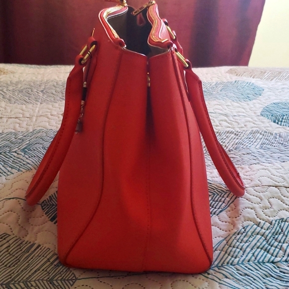 Handbag - Picture 3 of 3